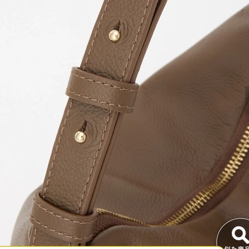 Elegant Brown Leather Shoulder Bag - Picture 7 of 8